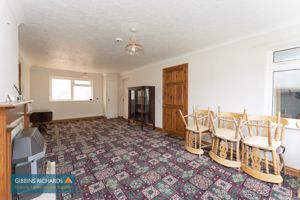Sitting Room- click for photo gallery